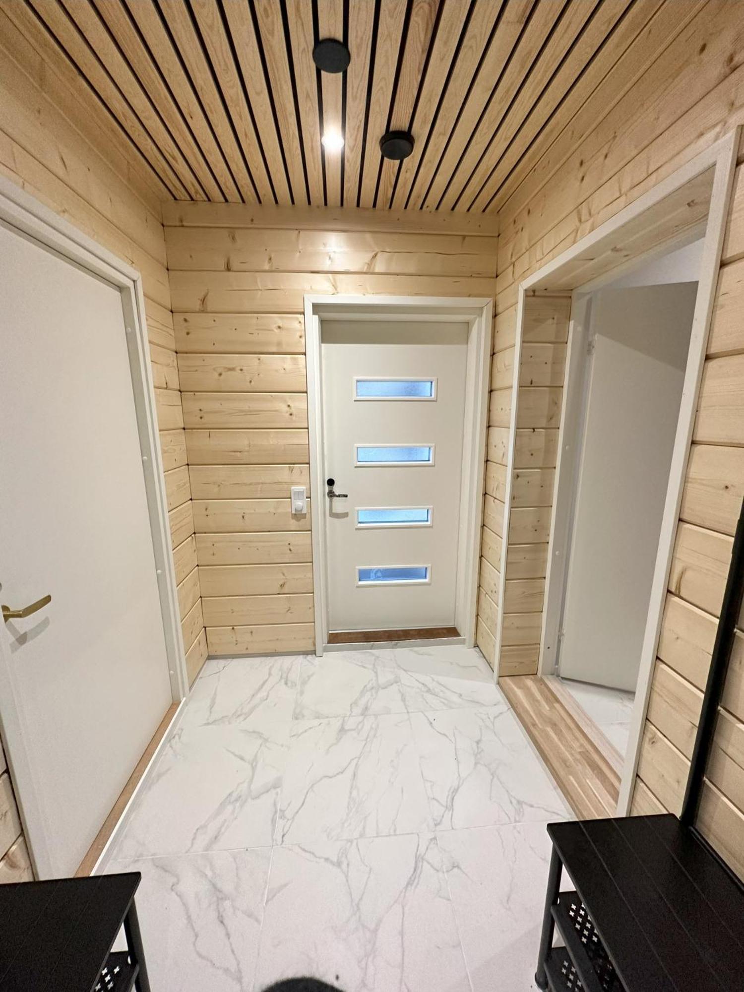 Lakeside Lodge Norvis Ροβανιέμι Εξωτερικό φωτογραφία
